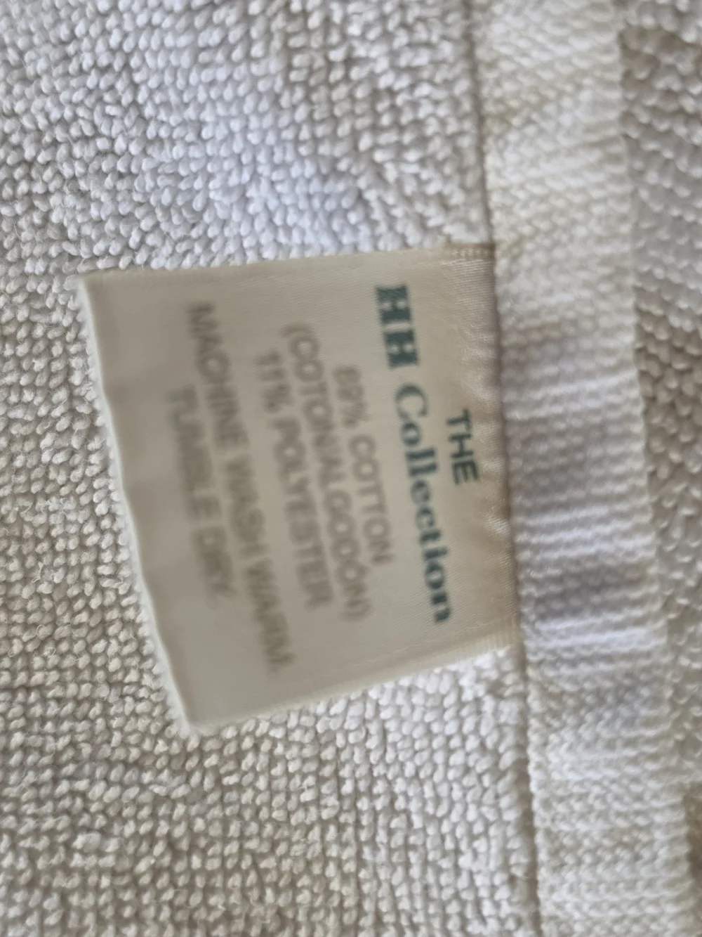 The HH Collection White Woven Quilted Design 89% Cotton 11% Poly Bathmat EUC